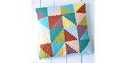 2017-11-03 C2C Pastel Traingles Pillow (1)