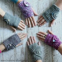 2019-12-24 Ammonite Wrist Warmers 1