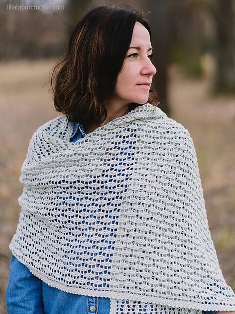 Everblue Shawl pattern by Tatsiana